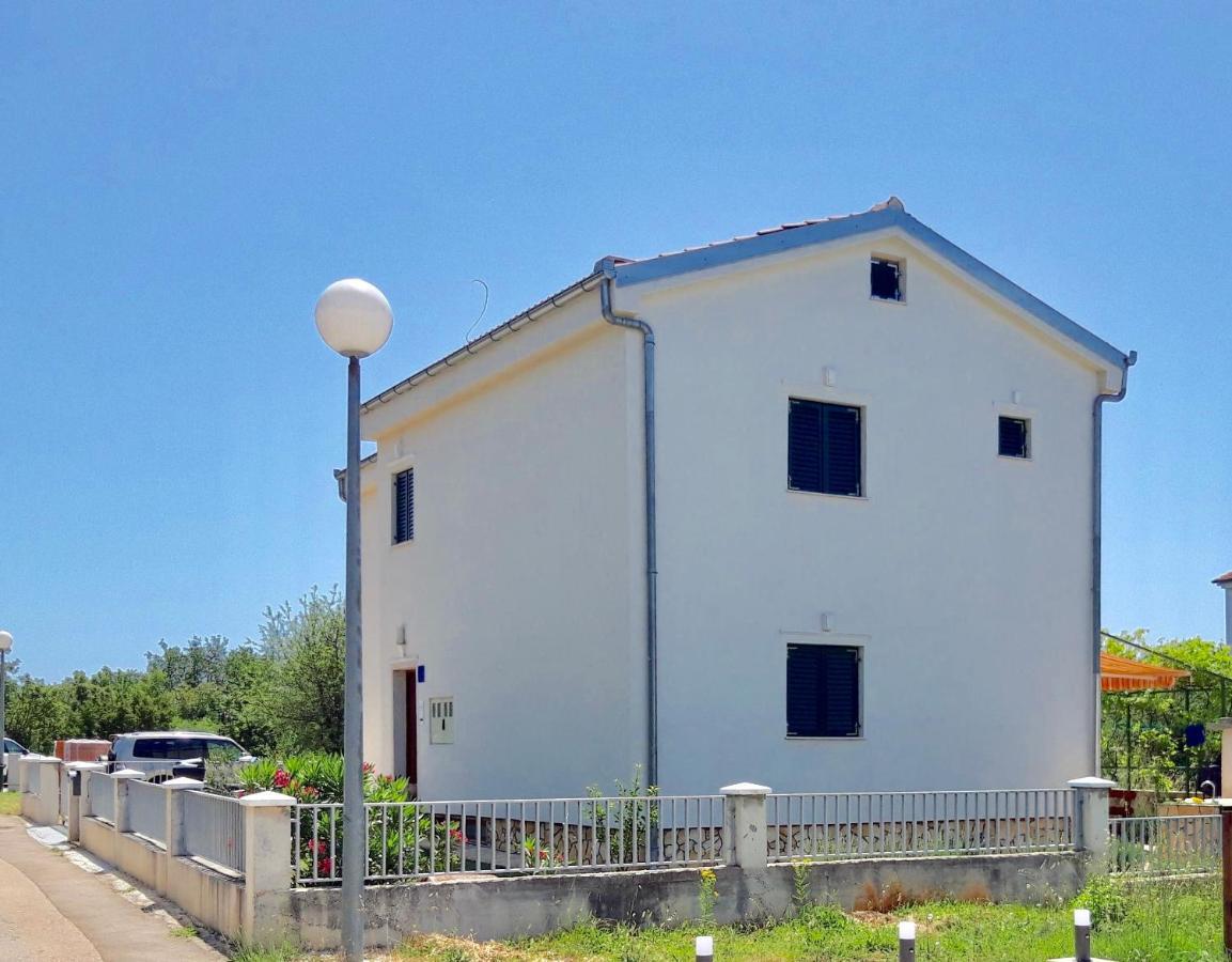 Apartment Pepa Starigrad Paklenica Dış mekan fotoğraf